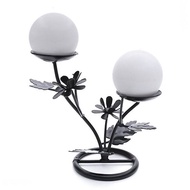 Bộ 2 nến thơm banh tròn MissCandle Ftramart (Trắng) và 1 chân nến sắt mỹ thuật hình hoa cúc (Đen)