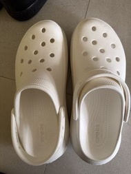 Crocs 白色舒適鞋