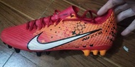 Nike 足球鞋