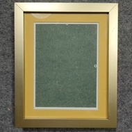 S.a.Frame | Minimalist 8R Solid Gold Wood Photo Frame/6R
