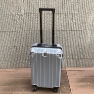 超親身 2kg新穎旅行箱，2kg手提行李箱20吋hand carry luggage，20吋登機箱