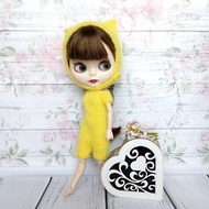 Yellow clothes set for Blythe, Neo Blythe, Pullip, and ozer similar size.