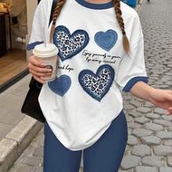 ชุดเสื้อยืดโอเวอร์ไซส์แขนสั้นลายทางบล็อกสีตัดกันพิมพ์ลายเสือดาวรูปหัวใจสำหรับวัยรุ่นหญิง และกางเกงเล
