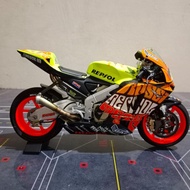 DIECAST MOTOGP HONDA RC211V  VALENTINO ROSSI 2003 VALENCIA GP SKALA 12 BY TAMIYA