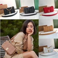 Burberry/Burberry Female Bag Classic Hot-selling Lola Lola Bag Small Check Lambskin Chain Bag Should