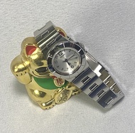 SEIKO LUKIA 4N21-1130นาฬิกาควอทซ์ญี่ปุ่นแท้100%ตัวเรือนและสายสแตนเลสยาว17ซม.กรอบและหน้าปัดสีเงินกันน้ำลึก100เมตรกระจกคริสตัลแซฟไฟร์สำหรับผู้หญิงเดินปกติแสดงเวลา3เข็มหน้าปัดกว้าง22มม.หนา6มม.มือ2สภาพดีสวยแบบวินเทจบรรจุในกล่องไซโก้