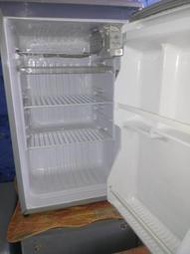 最信用的網拍~高上{二手}西屋小冰箱/套房單門冰箱~老闆會維修冰箱喔!!!一樣錢一定要買有保障的