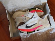 Nike Air Zoom Tempo NEXT% FlyEase 運動鞋