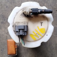 Nissan Sentra N16 fuel pump 170404M415 (USED) 52750-VB0100