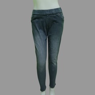 Celana Jeans Thrift Wanita Dewasa Ada Varian ModelCocok Untuk Stylish And Formal