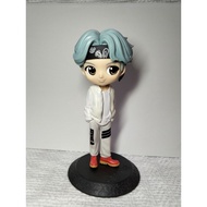 preloved bf4 TinyTAN Mic Drop Q Posket Vol. 1 Suga figure, manufactured by Banpresto.