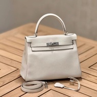 請先確認有貨再拍🩷 Hermes 愛馬仕 Kelly28 珍珠灰 銀扣 Togo皮 Z刻