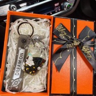 黑金宇航員冰山杯漂浮瓶鎖匙扣（舉地球+橘禮盒+拉菲草）