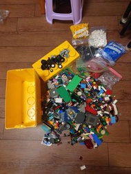 中古品 LEGO city 2.5kg 連 lego箱