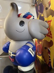 Unbox Industries 拳擊大象公仔