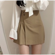 Women's skirt with flap and buttons A2567