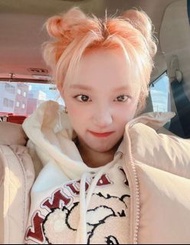 (G)I-DLE 雨琦 LE SSERAFIM 宮脇咲良 STAYC 秀珉同款Kirsh兔子帽t