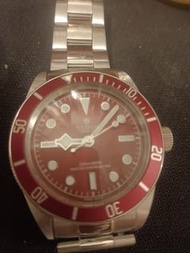Tudor Black Bay 紅色錶圈腕錶