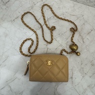 CHANEL粉金金球拉鍊肩背零錢包/31