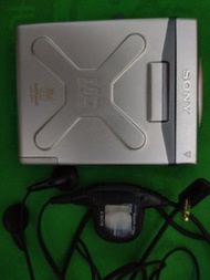 新凈 全功能正常 Sony MZ-EP11 MD Walkman (使用 1 粒 AA電池運作， 連原庄線控及耳機， 連 1 粒 AA電池）非 Popy  超力電磁俠 V型電磁俠 金毛獅王（不議價）