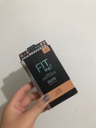 Maybelline fit me反孔特霧無瑕嫩粉餅 230（自然色）