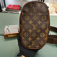 🤍Louis Vuitton LV 中古 蛋蛋包 老花心口包 手機包 vintage 棕色經典款 男女通用 🤎