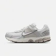 Men's NIKE ZOOM VOMERO 5 SE Low-Top Athletic Casual Shoes IQ6589-004