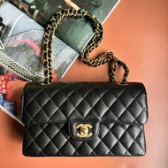 ::CHANEL::  A01113 CF23 COCO 23 黑金釦經典小型口蓋包