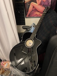Taylor 214ce-BLK Plus 極靚亮黑白邊電木結他