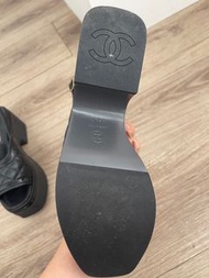 Chanel 黑色厚底涼鞋