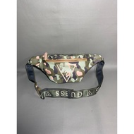 GUESS WAISTBAG CAMO/ GUESS CAMO SCARLETT GYM FANNY PACK - WAIST BAG/ GUESS BAG WAITSBAG GUESS/ GUESS