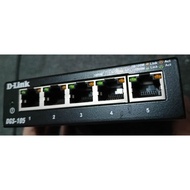 D-Link DGS-105 5 PORT GIGABIT UNMANAGED SWITCH USED