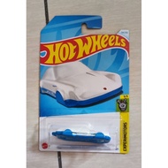 Hot Wheels 2024 Case M Porsche 911 Carrera (keychain white)