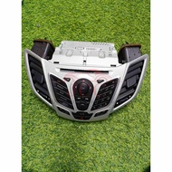 FORD FIESTA MK7 RADIO PLAYER WITH AIRVENT [C-4-3-D2397]