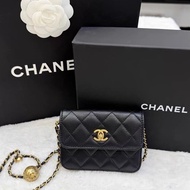 芯片款！香奈兒Chanel 黑金羊皮金球mini 鏈條腰包 22年芯片！