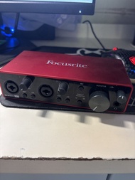 Focusrite Scarlett 2i2 interface