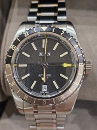 MAEN Hudson 38 GMT - AGM.03