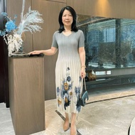 Authentic NEW 009-010 Issey Miyake Mothers New V-neck Dress Summer Plus Size Loose Pleated Slim Temp