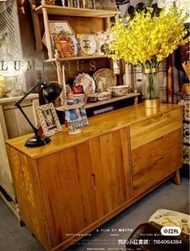 本週超級特價精選：北歐簡約型格丹麥設計主義全實木北美白橡木多功能實用餐邊櫃,玄關櫃,收納櫃. 外型簡約流暢,趟門設計,慳位時尚.大櫃桶設計,實用又方便. 係一款型格又實用的餐邊收納櫃 呎吋:150L 