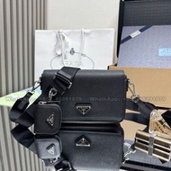 💟PRADA Saffiano皮革肩背包 男士手袋 #全實拍 100%new 可拆小袋 編號： 2VD059_9Z2_F0002_V_OOO 斜孭袋 斜咩袋 斜挎包 單肩包 翻蓋包 男女同款 Cros