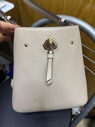 Kate Spade 米色水桶包