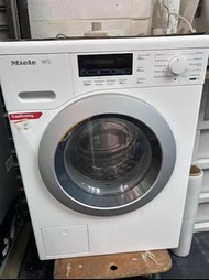新淨Miele 前置式洗衣機 (8kg, 1600轉/分鐘) WKB120