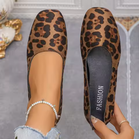 Women's Flat Casual Round-Toe Moccasins & Ballet Flats — Cute Suede Church Shoes and Elegant, Soft-S