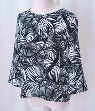 [PRELOVED] WOMEN FASHION TOP BLOUSE CHIFFON CREPE BLACK WHITE ABSTRACT CASUAL COTTON SILK TSHIRT BAJ