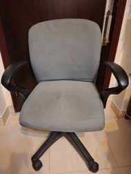 黑色扶手辦公椅
