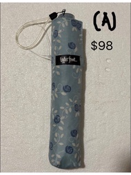 (A)Waterfront 雨傘 ($98；$150）；（B) TVB 雨傘（$68）；（C) 日本 ”because” 繡花雨傘（$238）