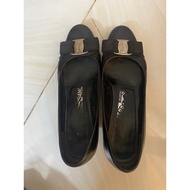 Ferragamo black high heels size 35.5 auth