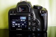 Canon EOS 1000D Black body Rebel XS ใช้ CMOS Sensor ความละเอียด 10.1MP เซนเซอร์ออโต้โฟกัส 7 จุด และถ