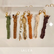 Hadiah Tenunan Kait Tebal / Keychain Nama