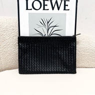 BV/葆蝶家 黑色編織拉鍊手拿包